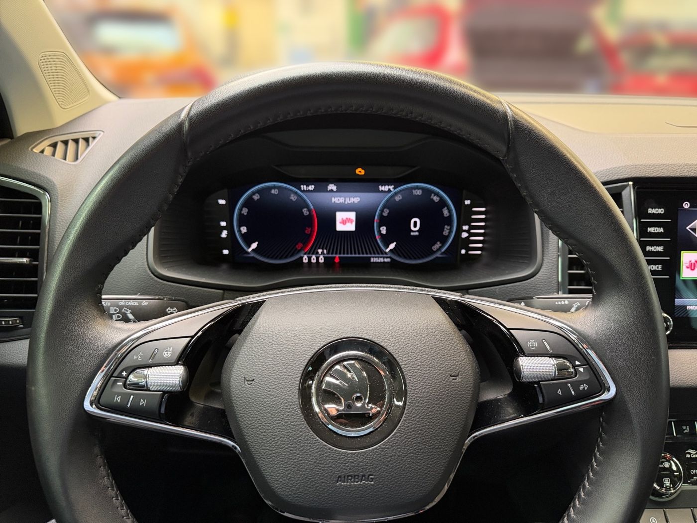 Škoda Karoq 1.5 TSI ACT Tour LM LED 2xKlima 4xSHZ AHK Bild 8