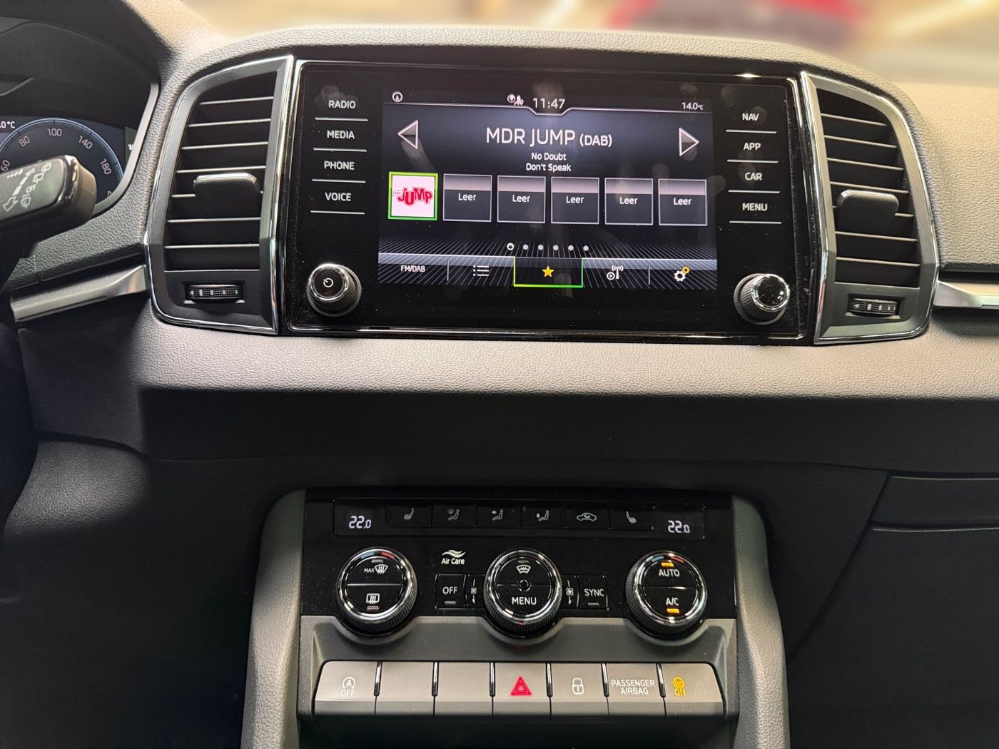 Škoda Karoq 1.5 TSI ACT Tour LM LED 2xKlima 4xSHZ AHK Bild 9