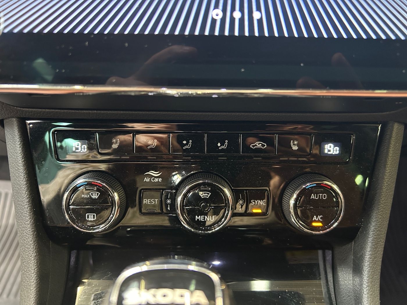 Škoda Superb Combi 2.0 TSI L&amp;K 4x4 LM Navi Pano 360 SD Bild 15