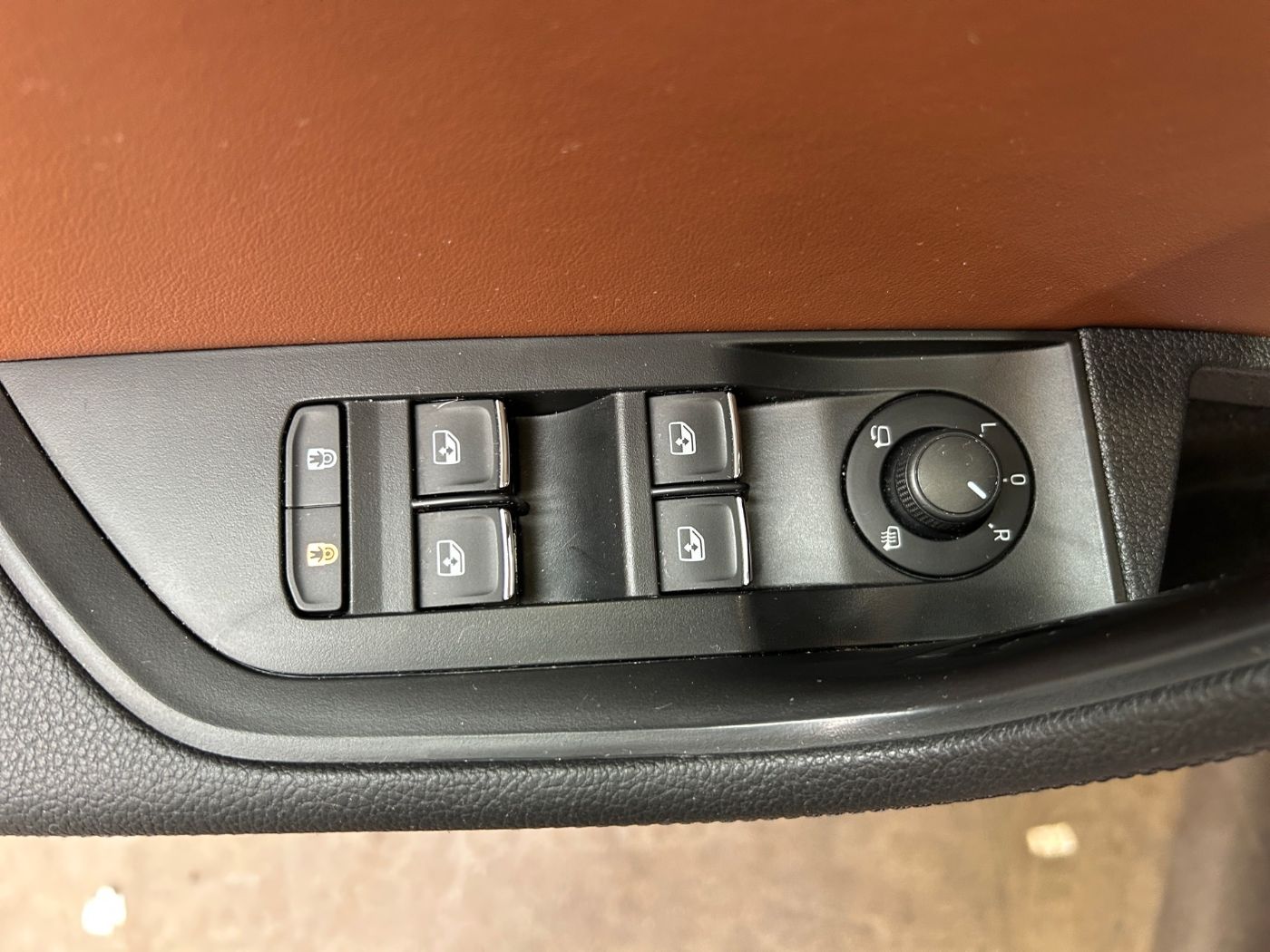 Škoda Superb Combi 2.0 TSI L&amp;K 4x4 LM Navi Pano 360 SD Bild 16