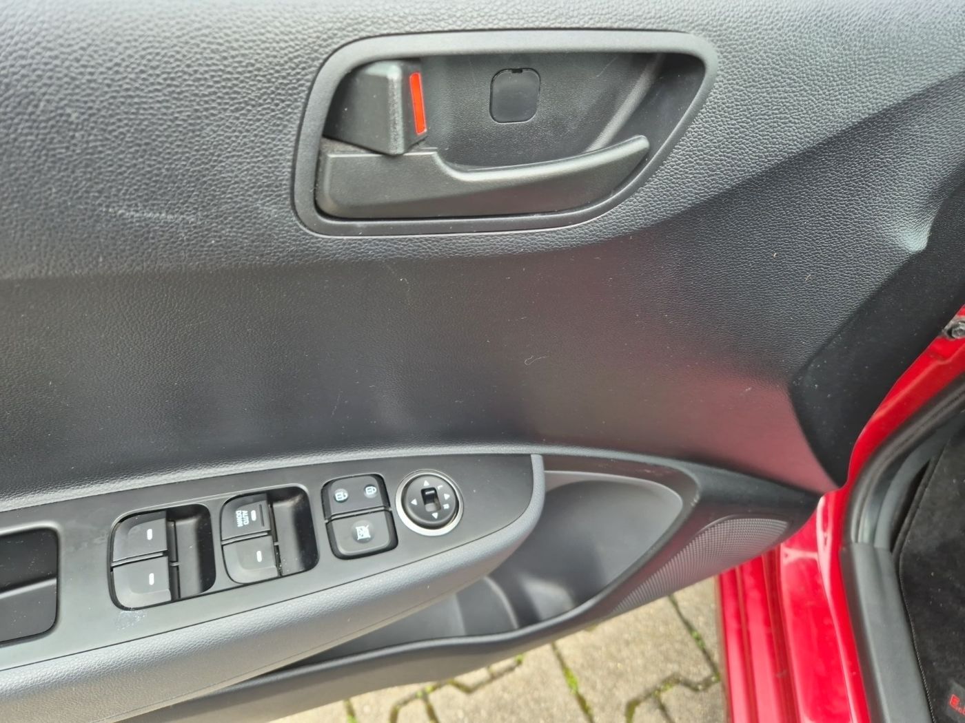 Hyundai i10 1.0 YES! LM SHZ Klima beh. Lenkrad Bild 8