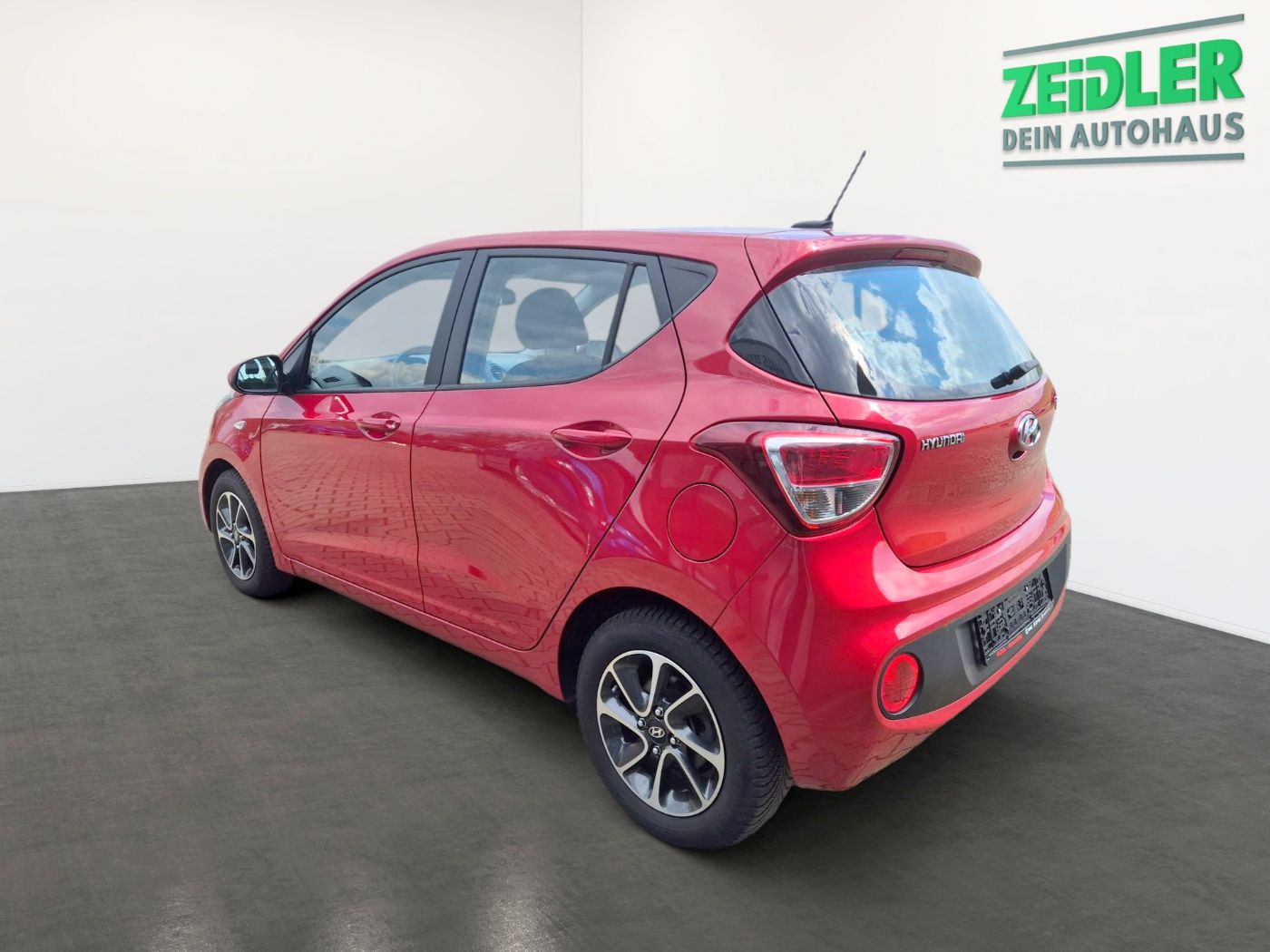 Hyundai i10 1.0 YES! LM SHZ Klima beh. Lenkrad Bild 4