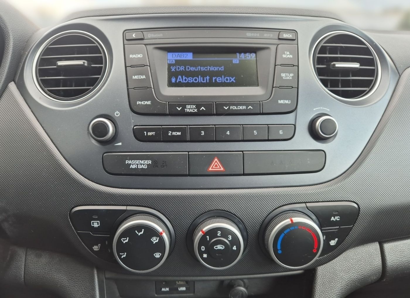 Hyundai i10 1.0 YES! LM SHZ Klima beh. Lenkrad Bild 11