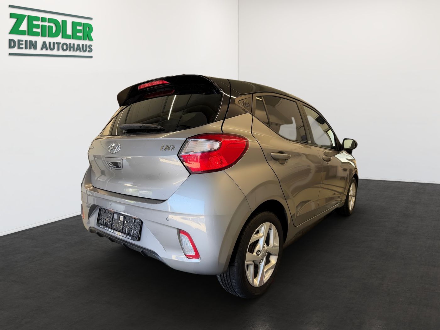 Hyundai i10 Intro Edition 1,2 Navi Klima RFK PDC SHZ Bild 3