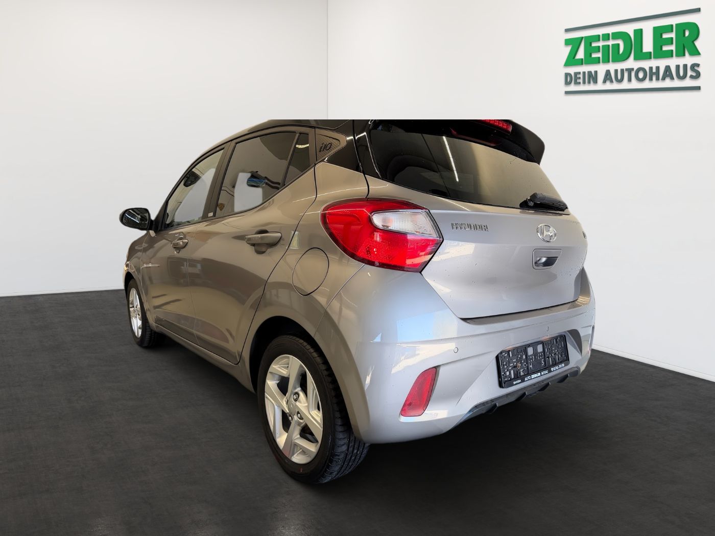 Hyundai i10 Intro Edition 1,2 Navi Klima RFK PDC SHZ Bild 4