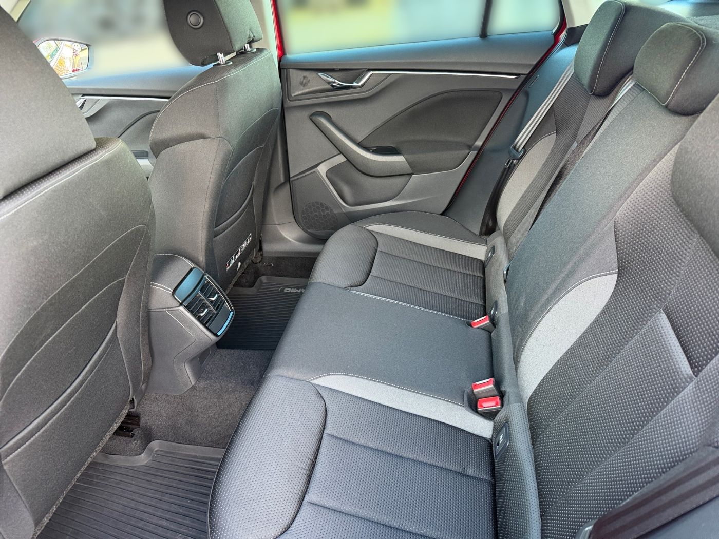 Škoda Kamiq 1.5 TSI Tour LM Navi 2xKlima AHK DynLicht Bild 11