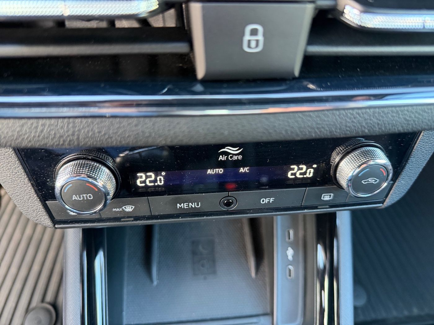 Škoda Kamiq 1.5 TSI Tour LM Navi 2xKlima AHK DynLicht Bild 14