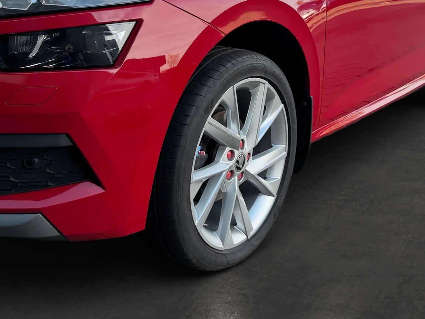 Škoda Kamiq 1.5 TSI Tour LM Navi 2xKlima AHK DynLicht Bild 6