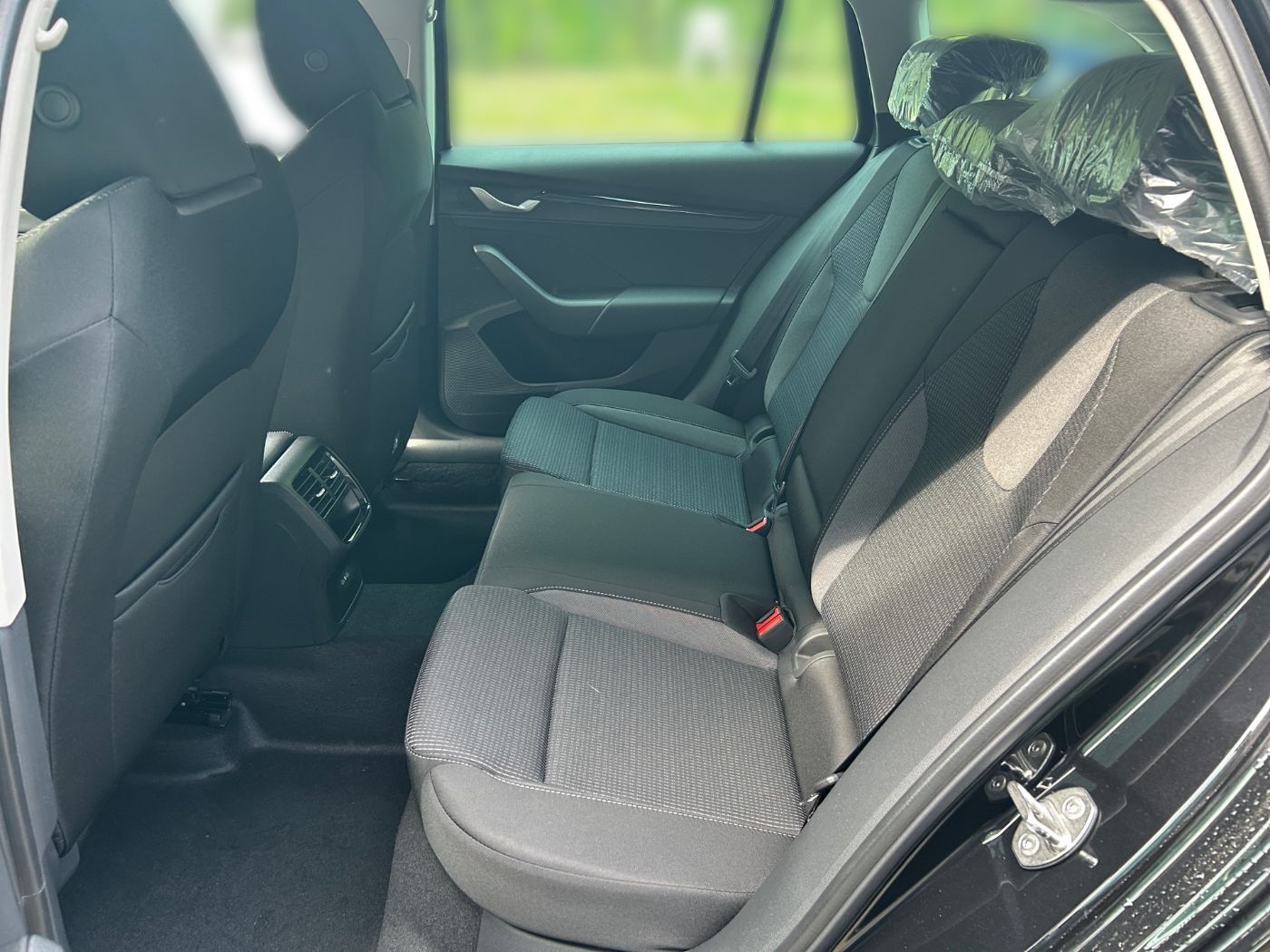 Škoda Octavia Combi Selection 2,0 TDI DSG Navi Kam. ACC Bild 11