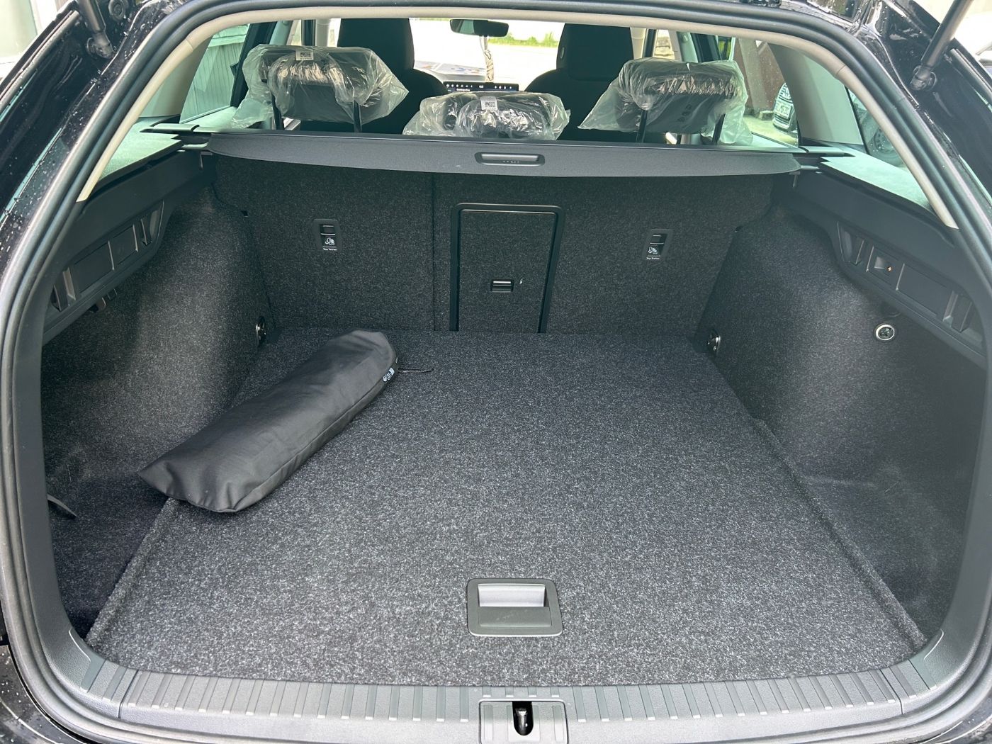 Škoda Octavia Combi Selection 2,0 TDI DSG Navi Kam. ACC Bild 12