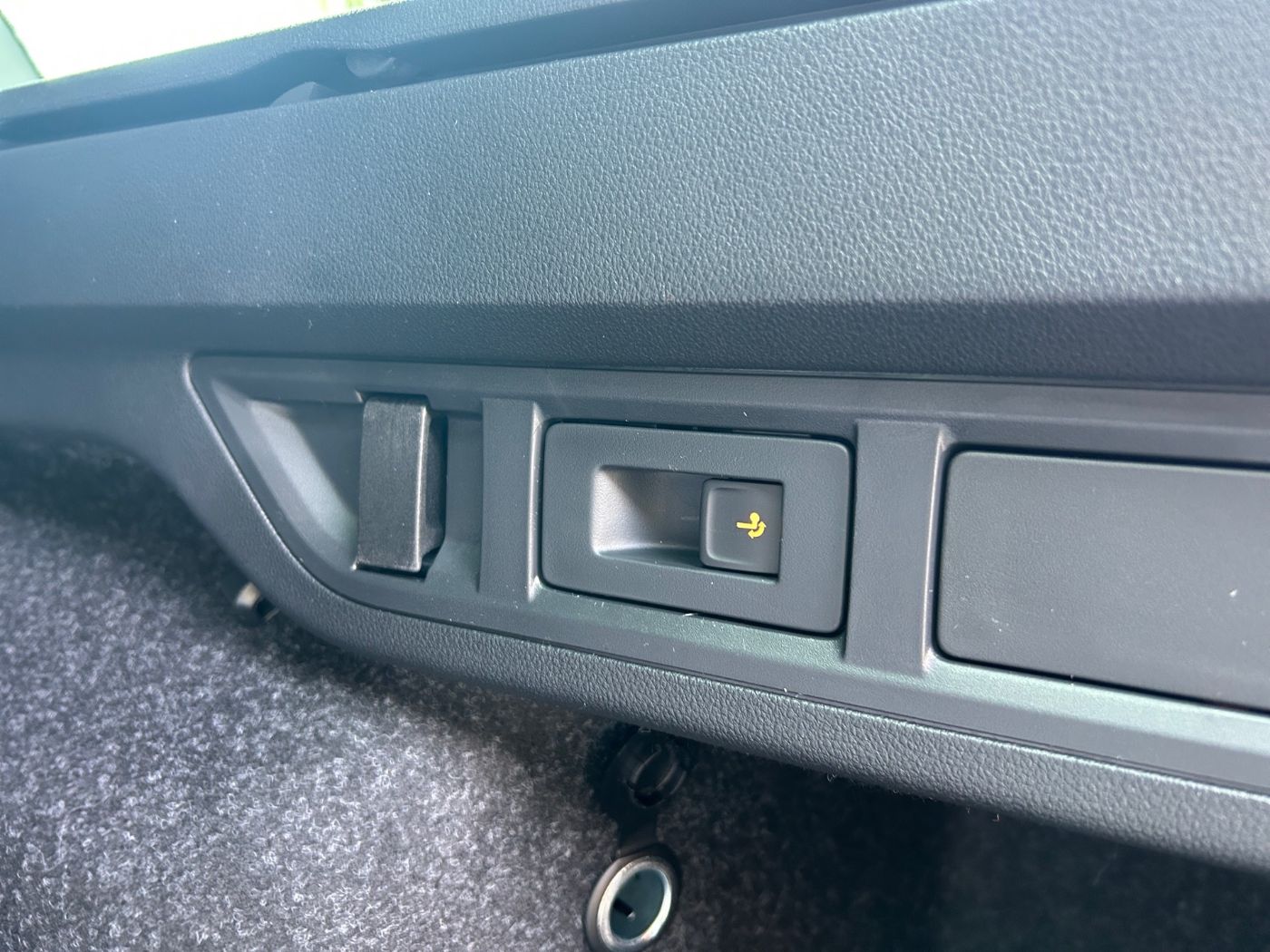Škoda Octavia Combi Selection 2,0 TDI DSG Navi Kam. ACC Bild 13