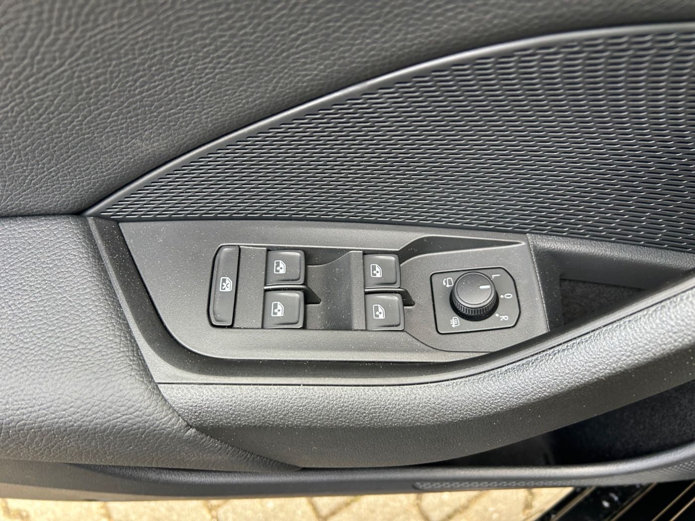 Škoda Octavia Combi Selection 2,0 TDI DSG Navi Kam. ACC Bild 17