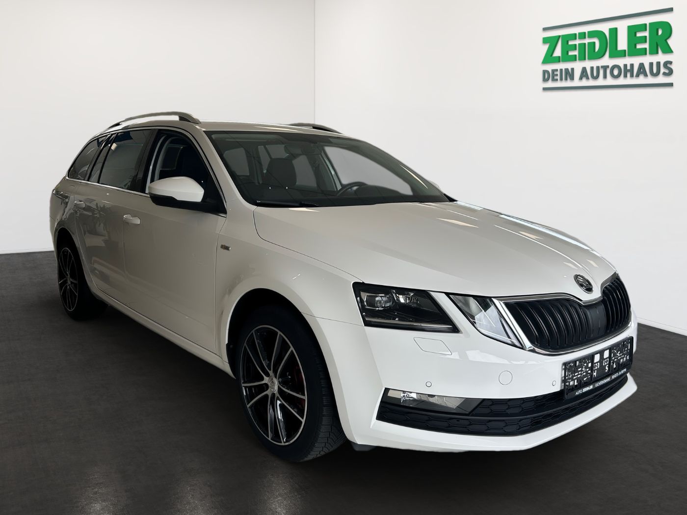 Škoda Octavia Combi Soleil 2,0 TDI DSG Kam. 2xKlima AHK Bild 2