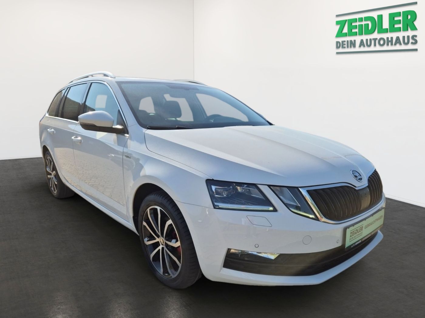 SKODA Octavia Combi Soleil 2.0 TDI DSG Standhzg AHK ACC Bild 2
