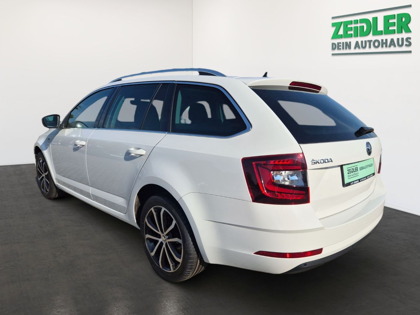 SKODA Octavia Combi Soleil 2.0 TDI DSG Standhzg AHK ACC Bild 4