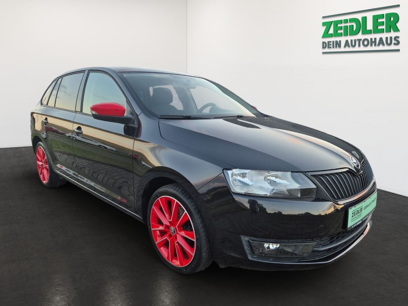 Škoda Rapid Spaceback Red &amp; Grey 1.2 TSI PDC Klima Bild 2