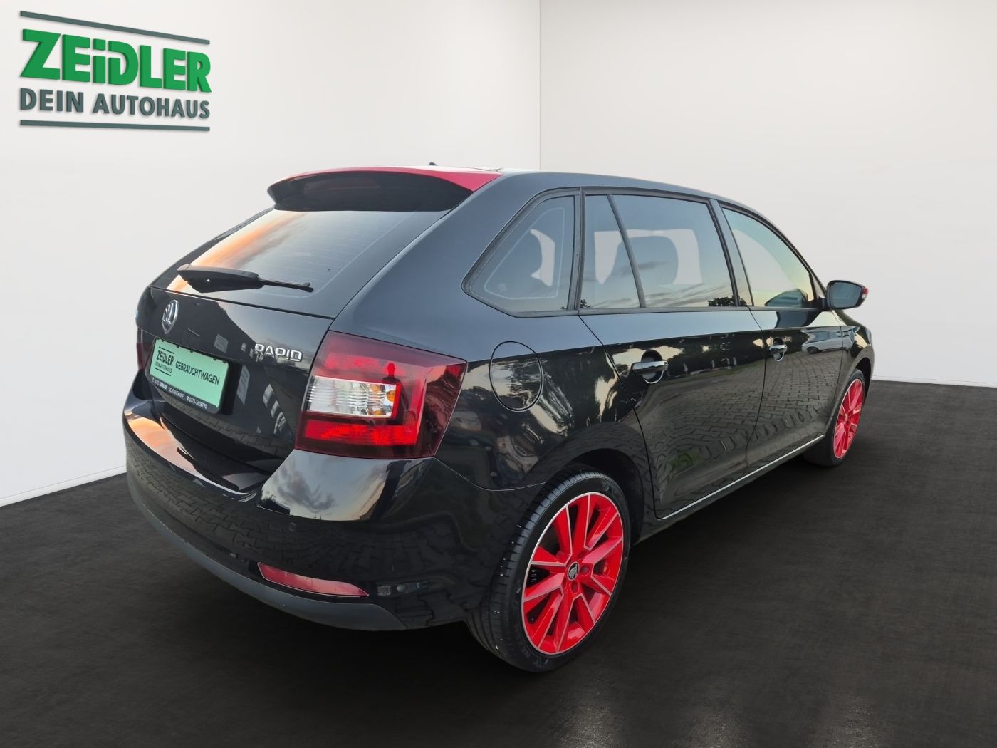 Škoda Rapid Spaceback Red &amp; Grey 1.2 TSI PDC Klima Bild 3