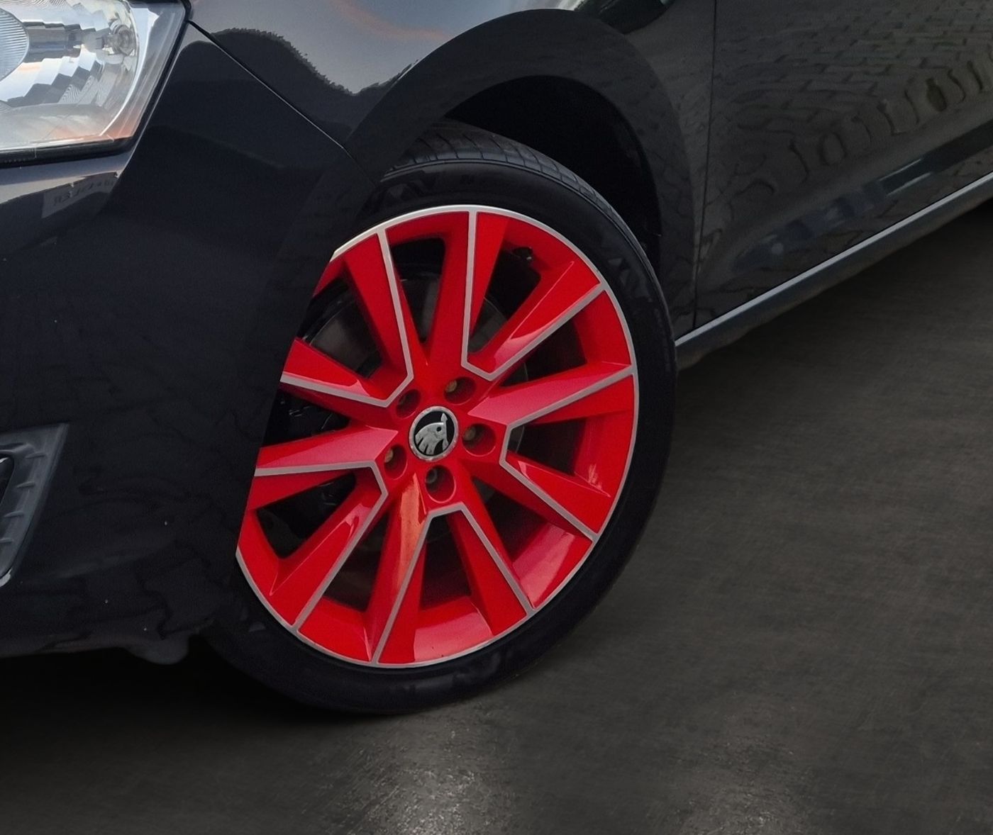 Škoda Rapid Spaceback Red &amp; Grey 1.2 TSI PDC Klima Bild 5