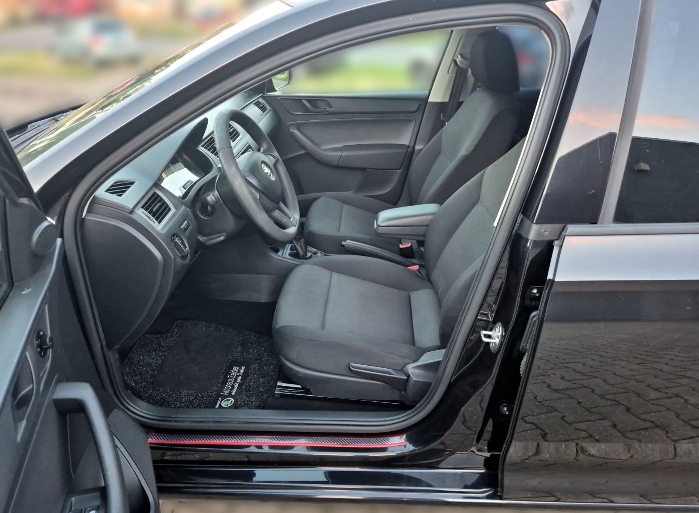 Škoda Rapid Spaceback Red &amp; Grey 1.2 TSI PDC Klima Bild 6