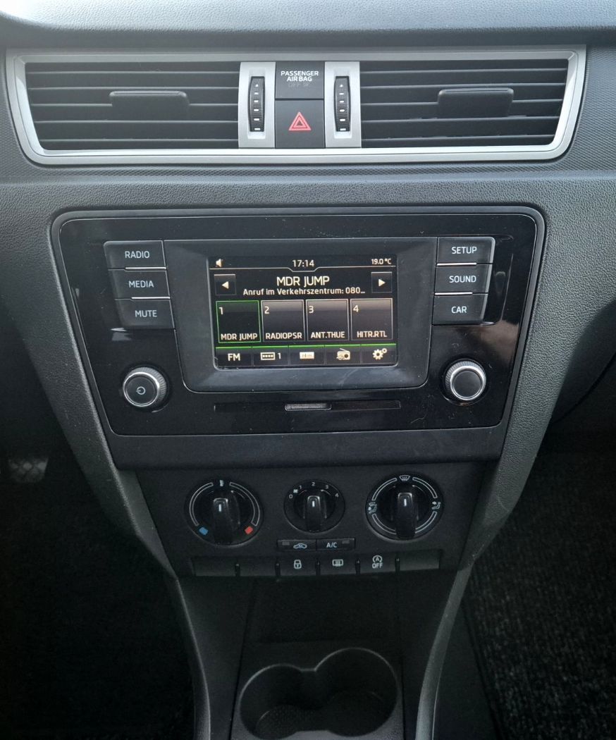 Škoda Rapid Spaceback Red &amp; Grey 1.2 TSI PDC Klima Bild 10
