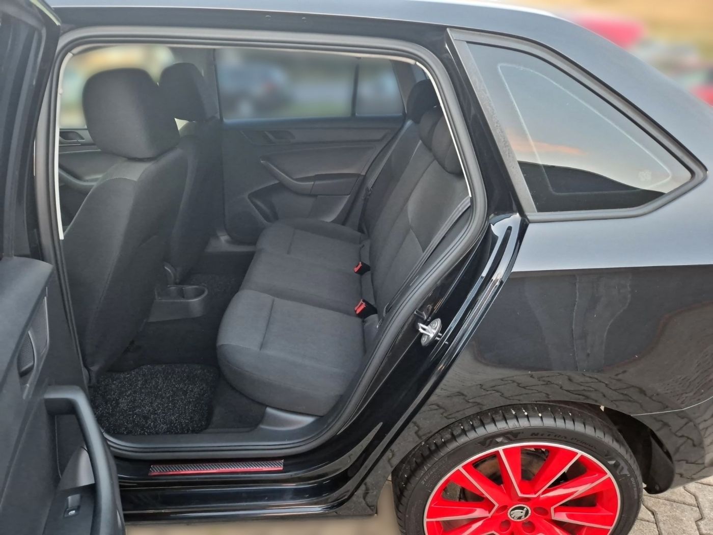 Škoda Rapid Spaceback Red &amp; Grey 1.2 TSI PDC Klima Bild 14