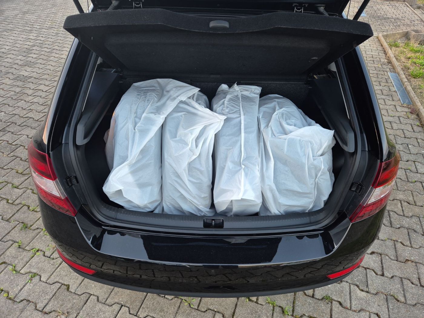 Škoda Rapid Spaceback Red &amp; Grey 1.2 TSI PDC Klima Bild 15