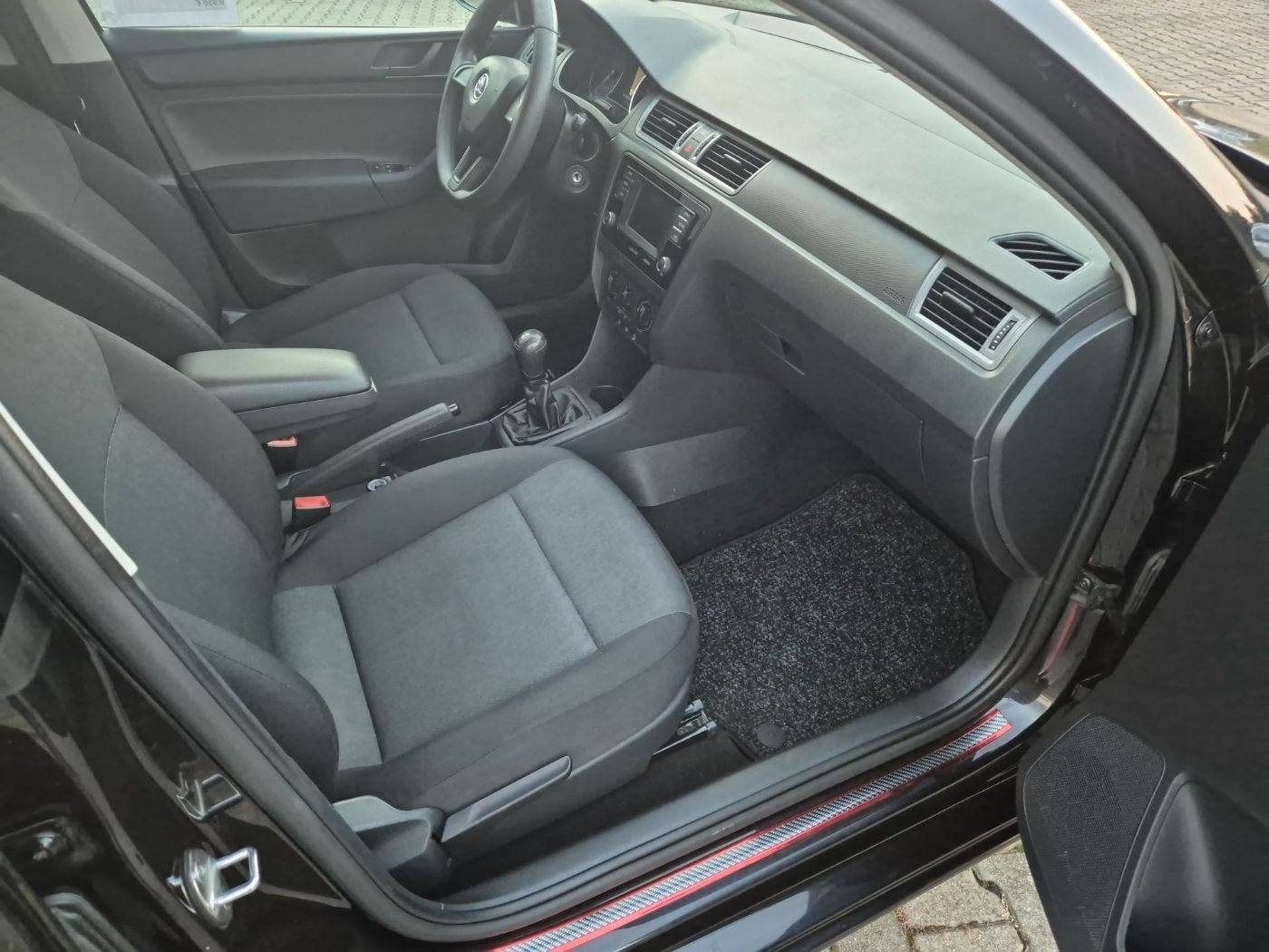 Škoda Rapid Spaceback Red &amp; Grey 1.2 TSI PDC Klima Bild 13