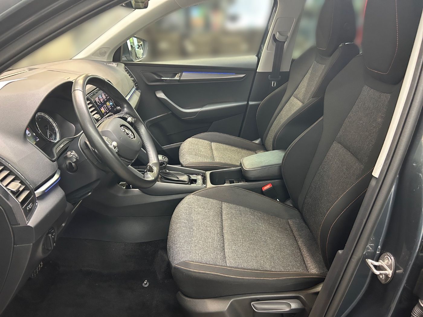 Škoda Karoq 2.0 TDI Clever 4x4 DSG AHK Navi Kam.2xKlima Bild 8