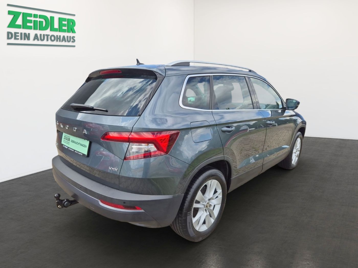 Škoda Karoq Clever 2.0 TDI 4x4 DSG AHK Navi Kam.2xKlima Bild 3