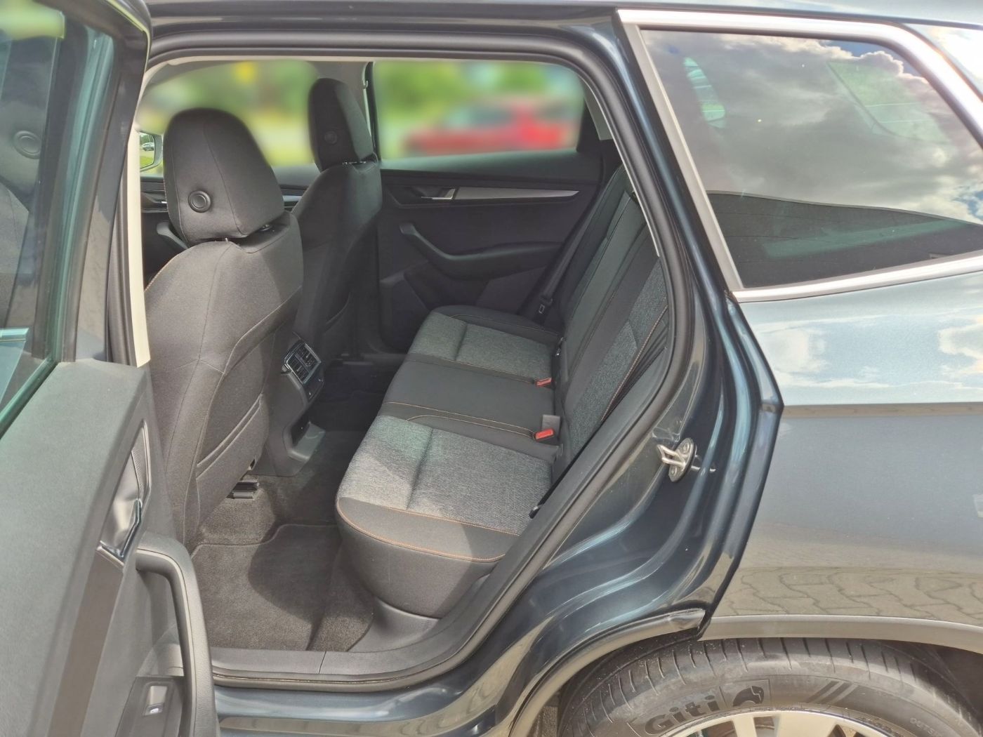 Škoda Karoq Clever 2.0 TDI 4x4 DSG AHK Navi Kam.2xKlima Bild 16