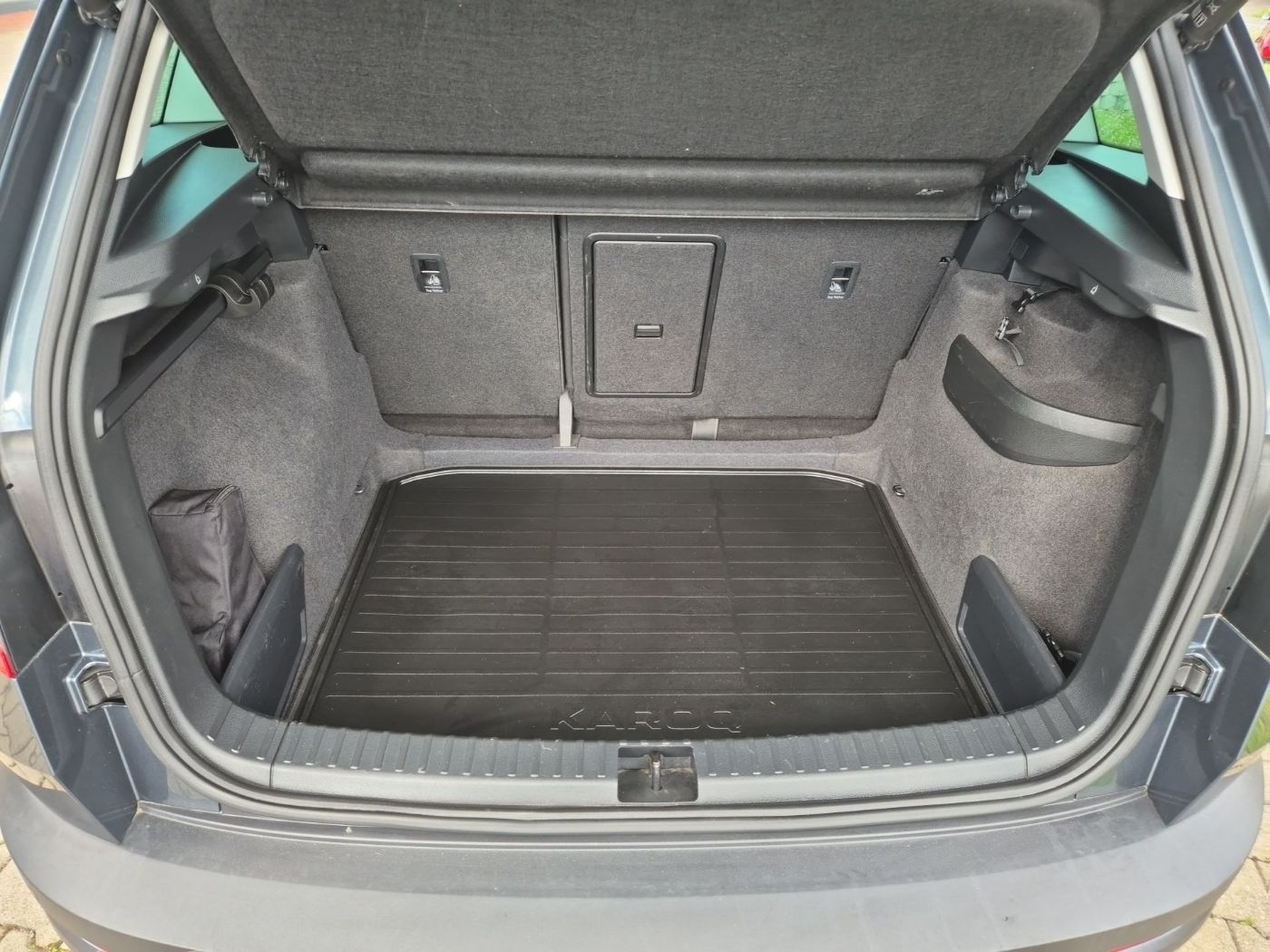 Škoda Karoq Clever 2.0 TDI 4x4 DSG AHK Navi Kam.2xKlima Bild 18