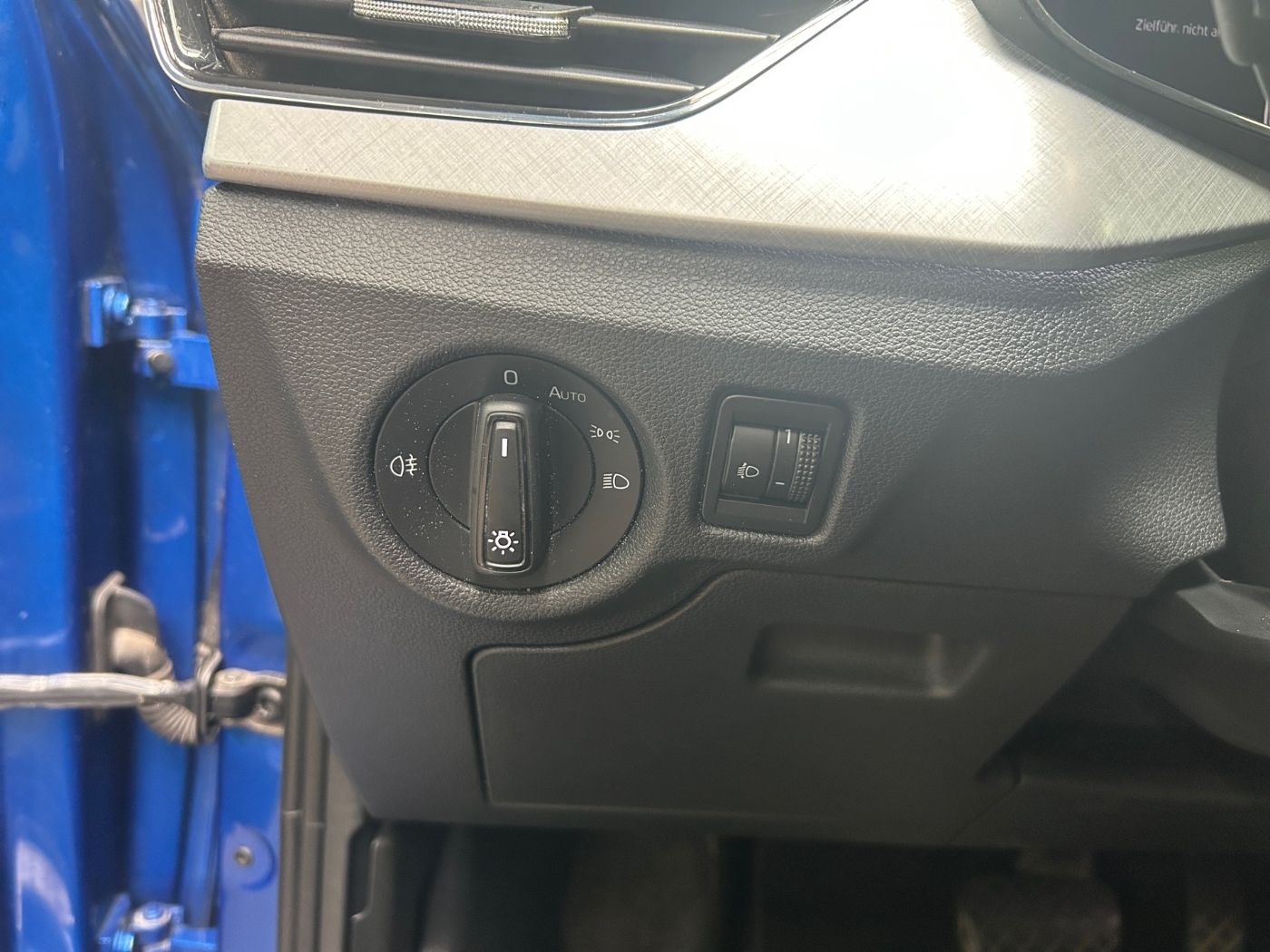 Škoda Kamiq 1.0 TSI Tour DSG LM Navi 2xKlima AHK LED Bild 13