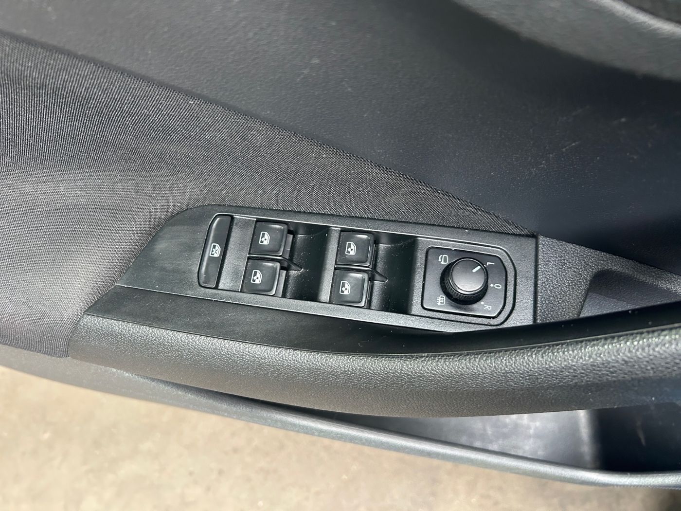 Škoda Kamiq 1.0 TSI Tour DSG LM Navi 2xKlima AHK LED Bild 14