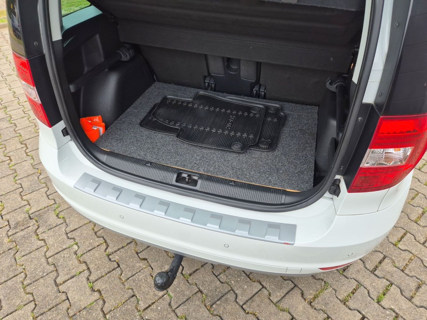 Škoda Yeti 1.4 TSI Drive DSG 2xKlima BiXenon PDC Bild 17