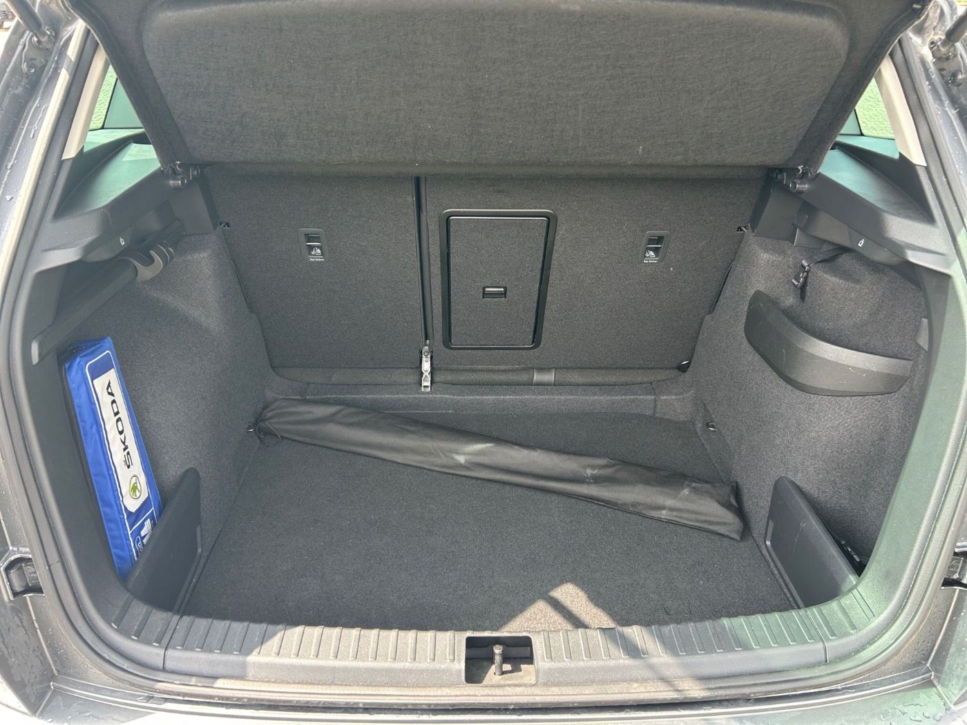 Škoda Karoq 1.5 TSI ACT Tour LED Navi Kam. 2xKlima ACC Bild 18