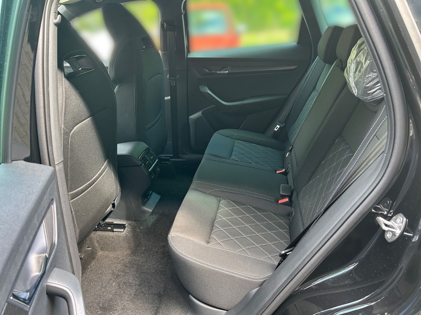 Škoda Karoq Sportline 2,0 TDI 4x4 DSG Navi SportS. Kam. Bild 12