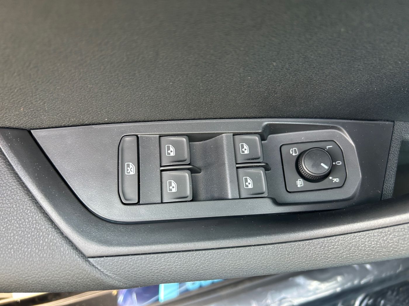 Škoda Karoq Sportline 2,0 TDI 4x4 DSG Navi SportS. Kam. Bild 18