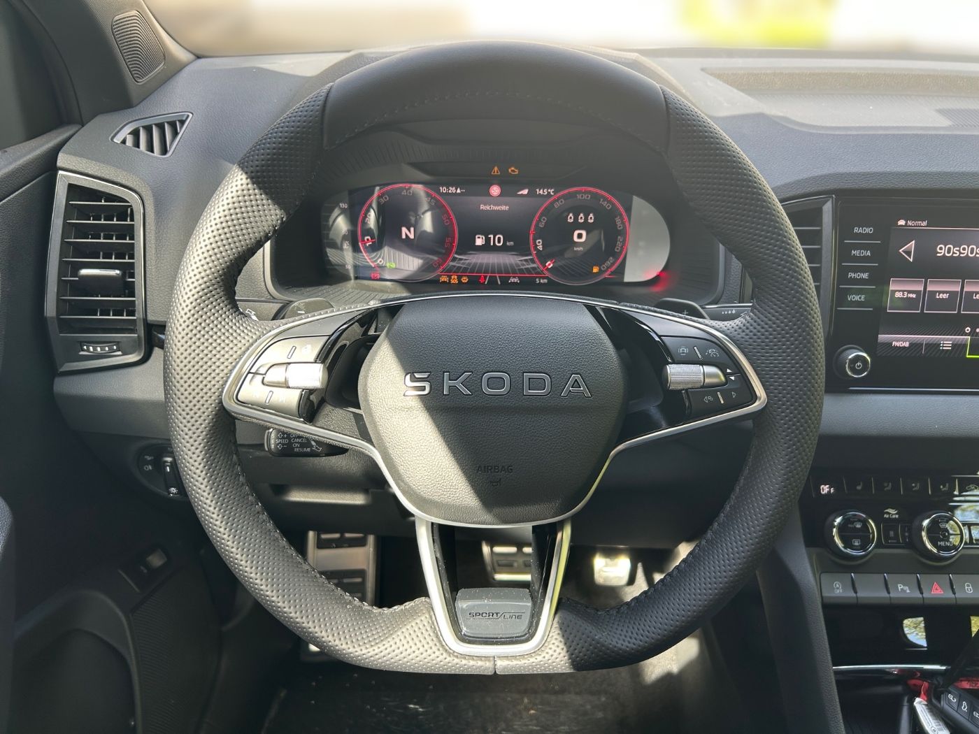 Škoda Karoq Sportline 2,0 TDI 4x4 DSG Navi SportS. Kam. Bild 8