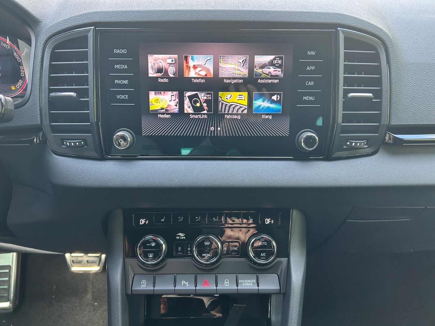 Škoda Karoq Sportline 2,0 TDI 4x4 DSG Navi SportS. Kam. Bild 9