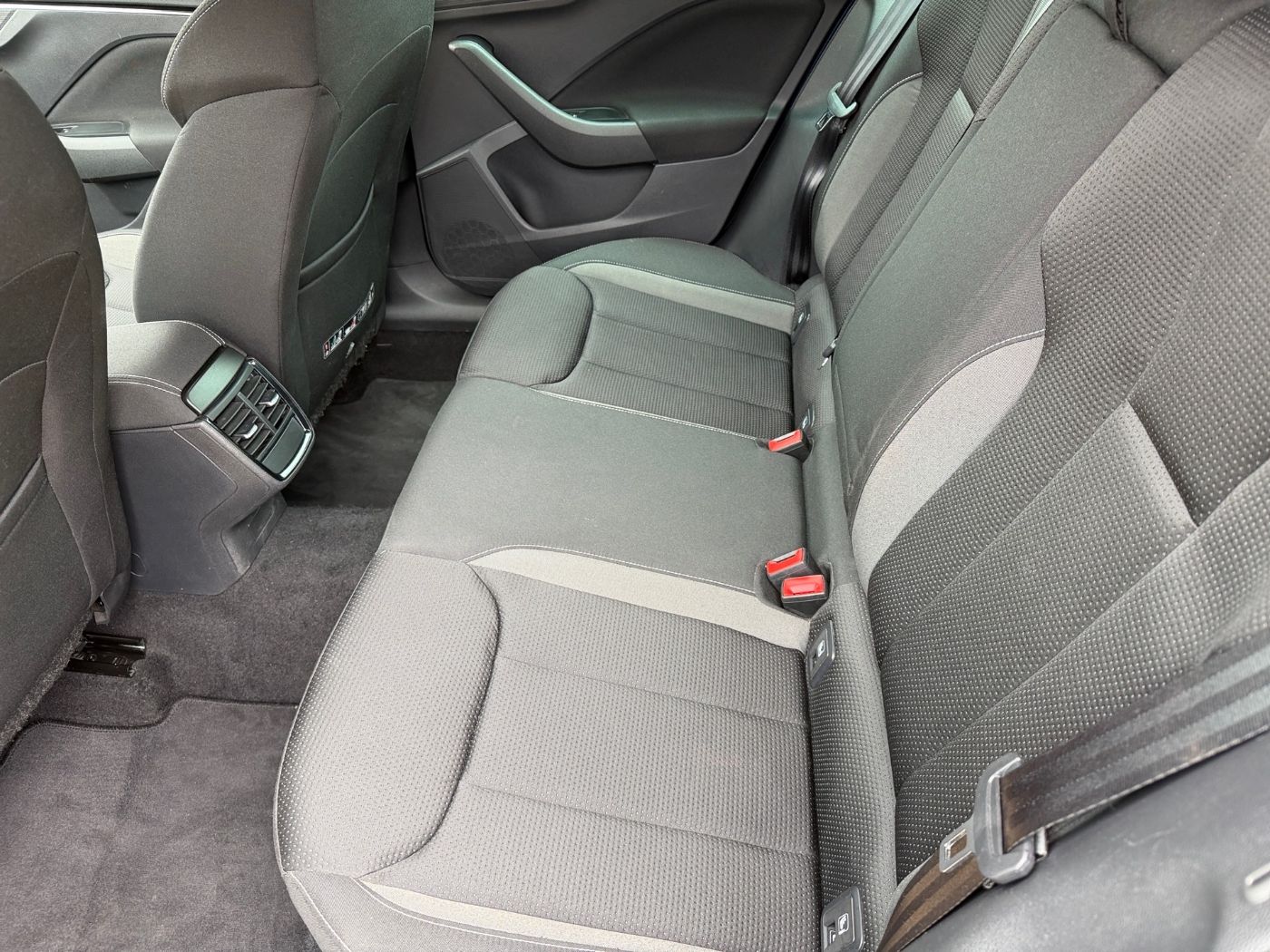 Škoda Kamiq Tour 1,0 TSI LM Kam. 2xKlima AHK KeyLess Bild 11