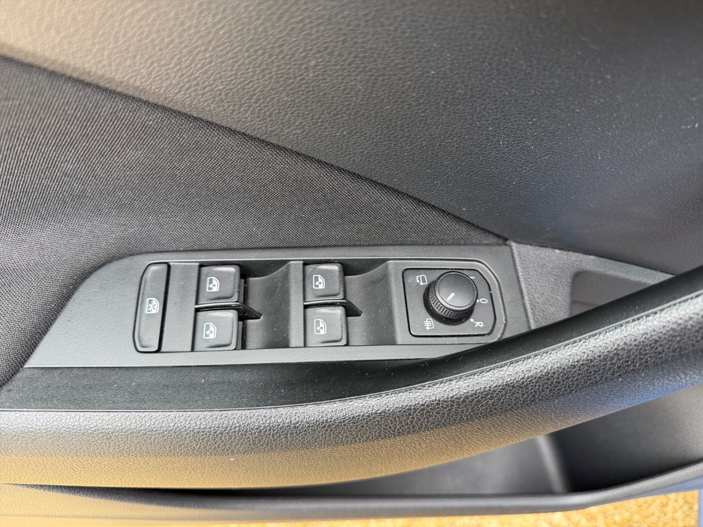 Škoda Kamiq Tour 1,0 TSI LM Kam. 2xKlima AHK KeyLess Bild 14