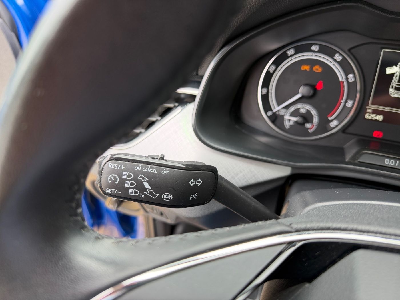 Škoda Kamiq Tour 1,0 TSI LM Kam. 2xKlima AHK KeyLess Bild 16