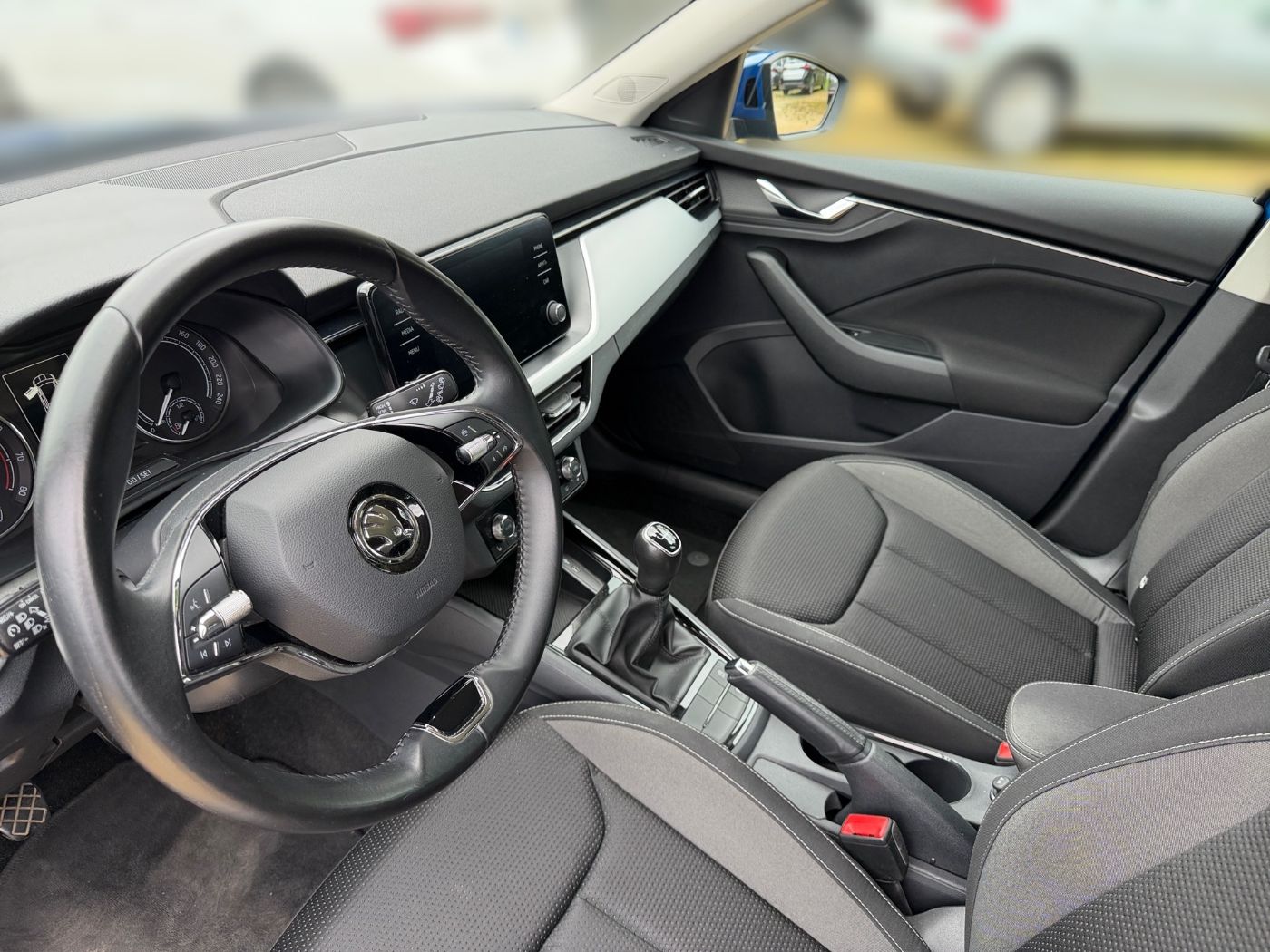 Škoda Kamiq Tour 1,0 TSI LM Kam. 2xKlima AHK KeyLess Bild 7
