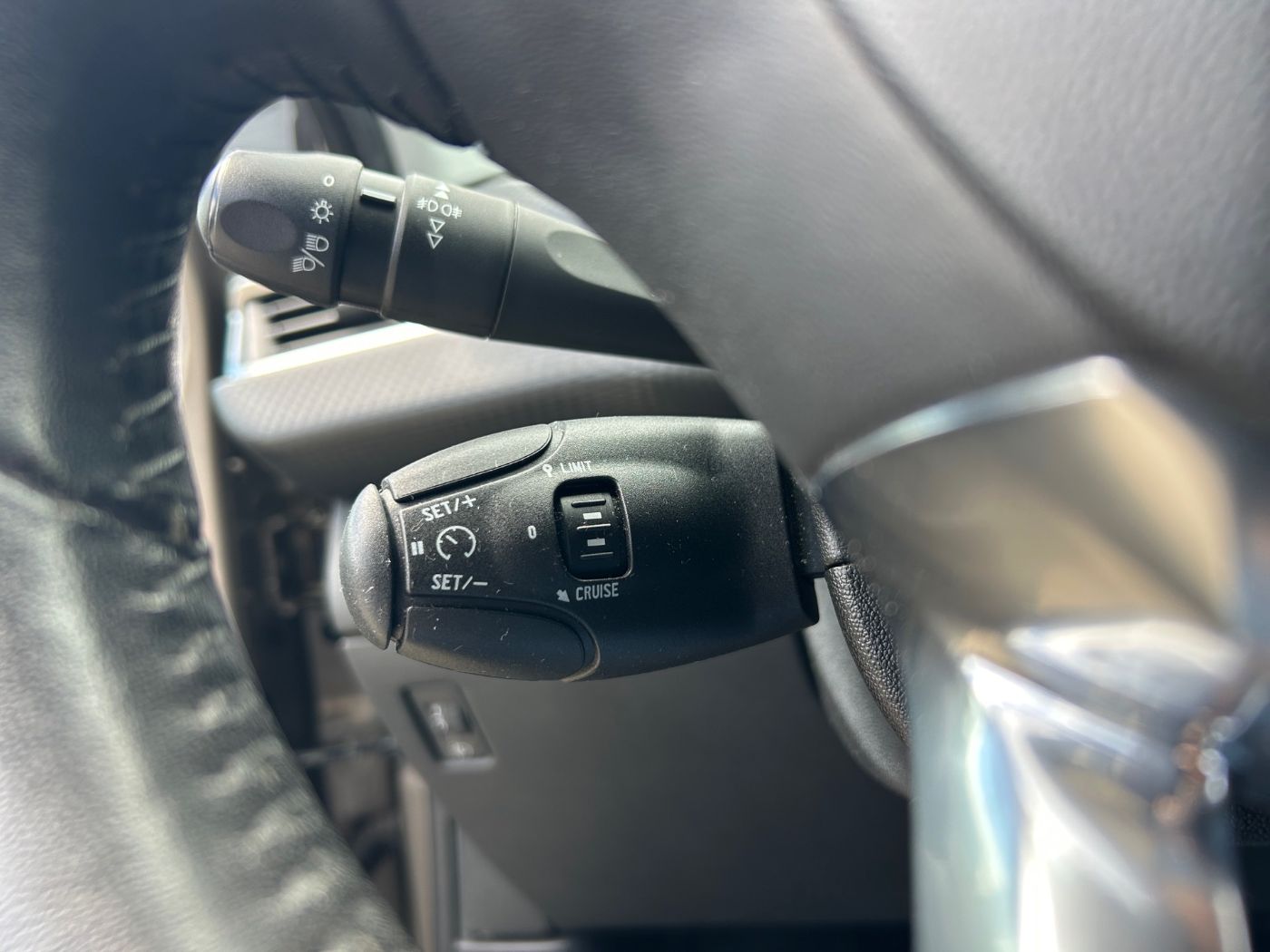 Peugeot 2008 1.2 PureTech 110 Active AT KlimaA PDCSHZ GRA Bild 15