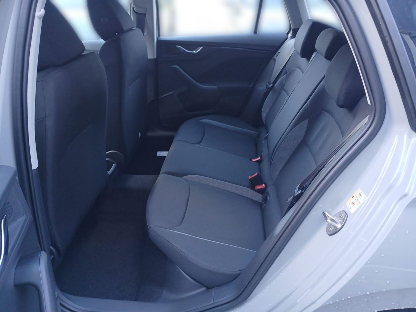 Škoda Scala 1.0 TSI Essence LED PDC SHZ SpurH Klima Bild 11