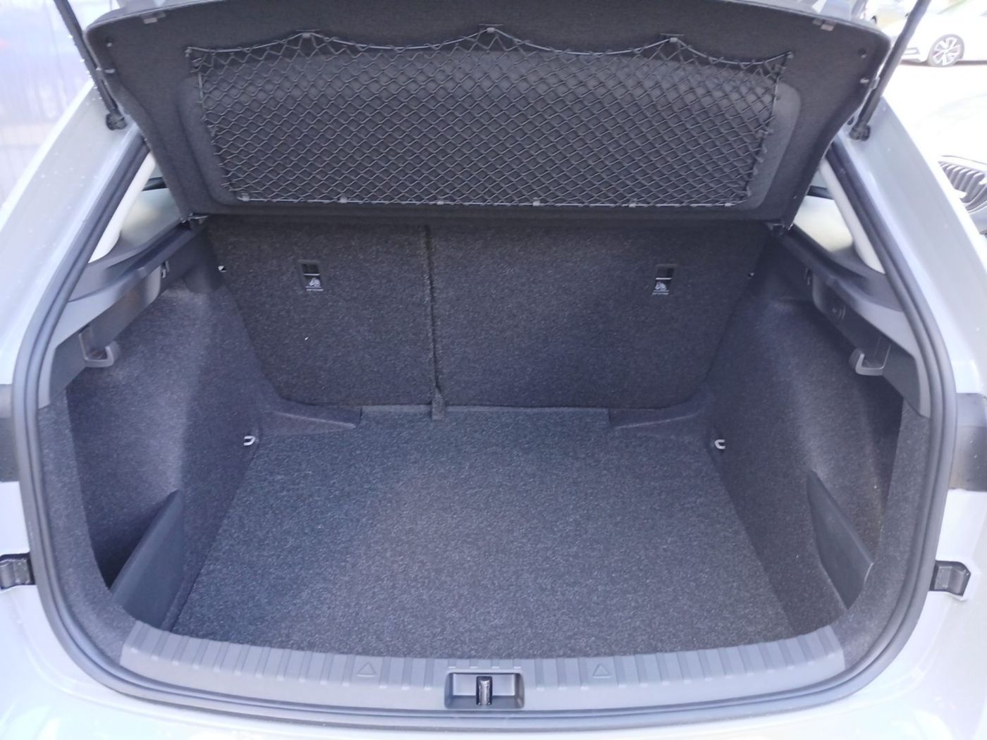 Škoda Scala 1.0 TSI Essence LED PDC SHZ SpurH Klima Bild 12