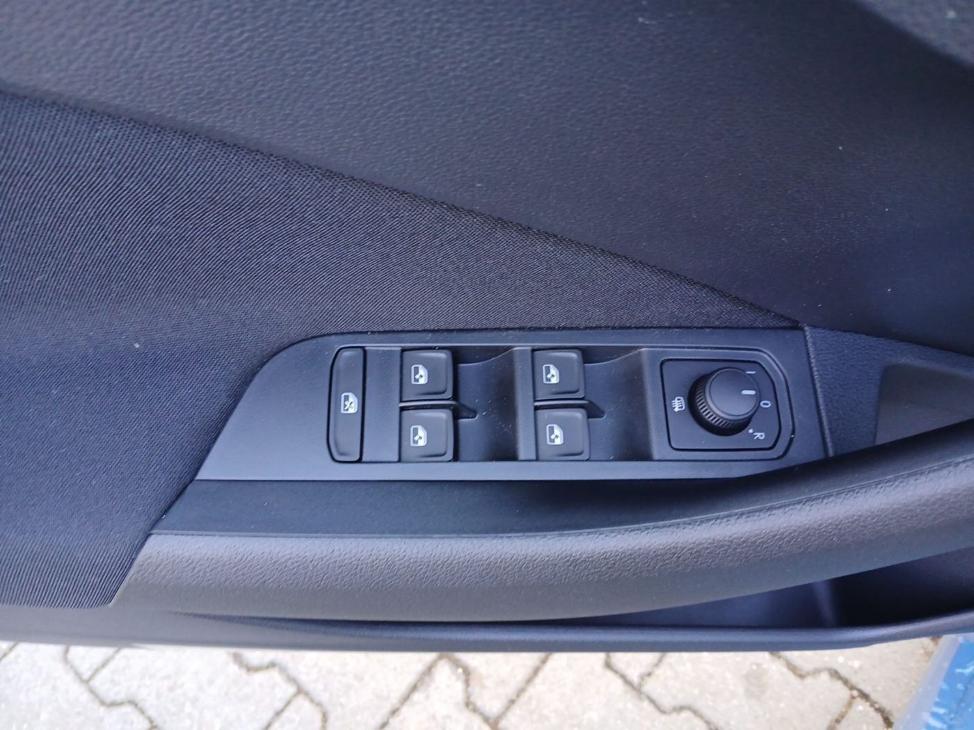 Škoda Scala 1.0 TSI Essence LED PDC SHZ SpurH Klima Bild 13