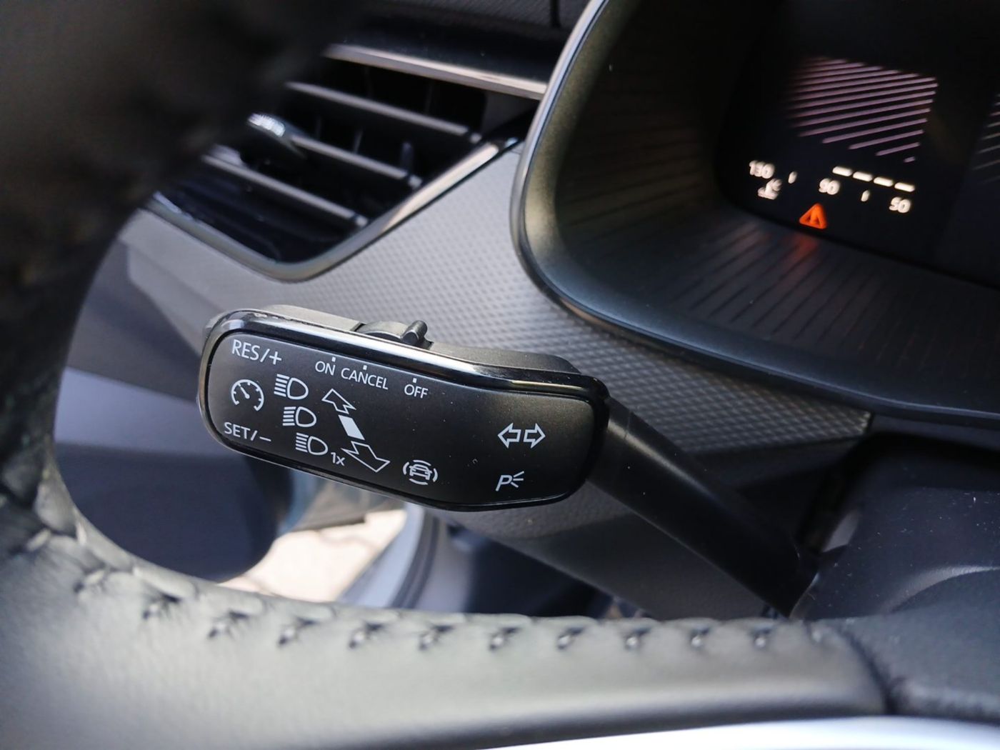 Škoda Scala 1.0 TSI Essence LED PDC SHZ SpurH Klima Bild 15