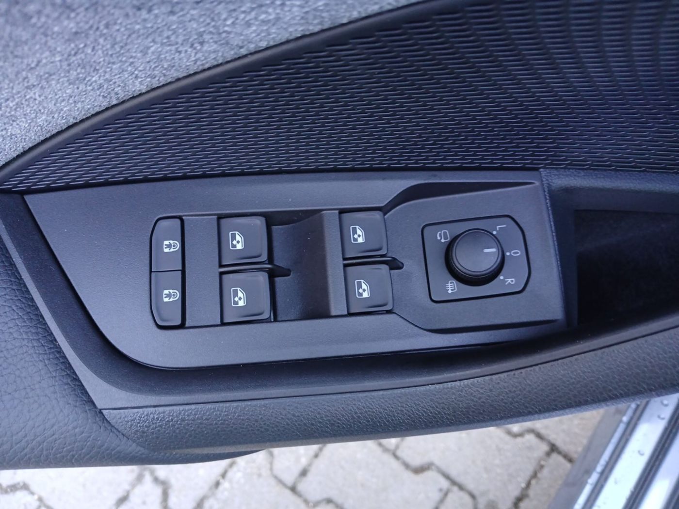 Škoda Octavia Combi Balance 2,0 TDI DSG Navi Kam. 4xSHZ Bild 17