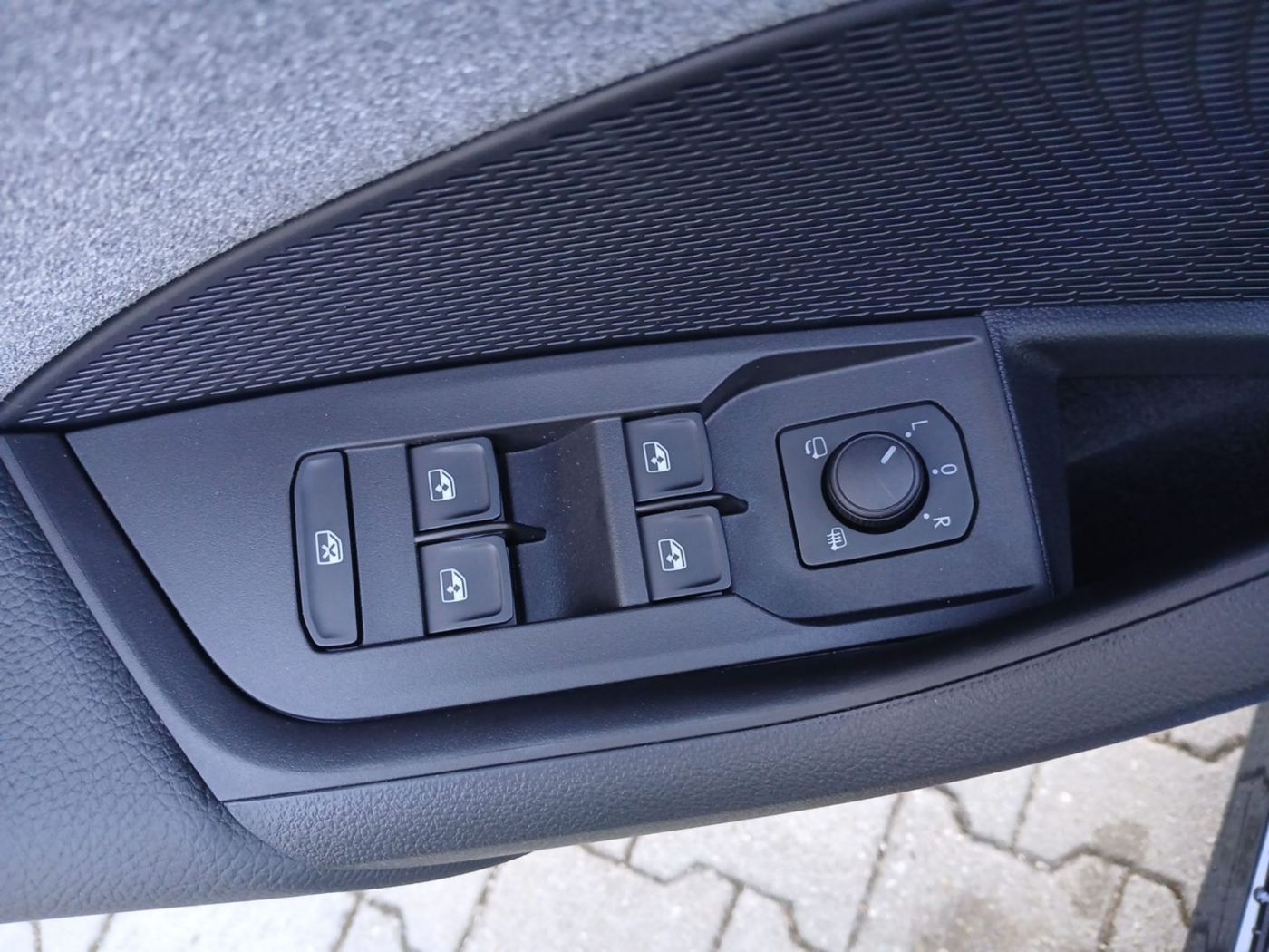 Škoda Octavia Combi Selection 2,0 TDI DSG Navi 4xSHZ Bild 15